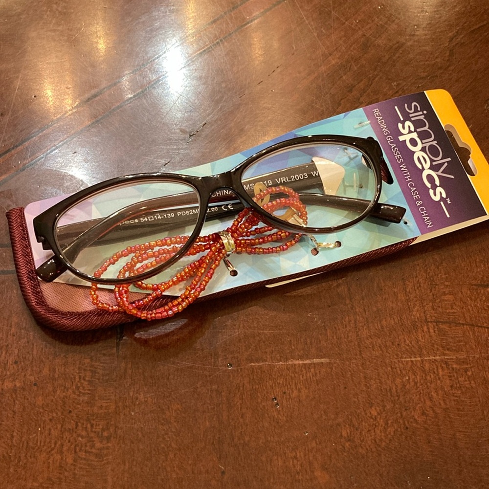 Simply Specs reading glasses, coordinating case and chain.